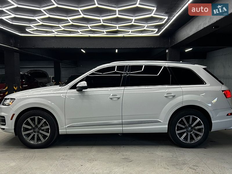 Внедорожник / Кроссовер Audi Q7 2019 в Черновцах