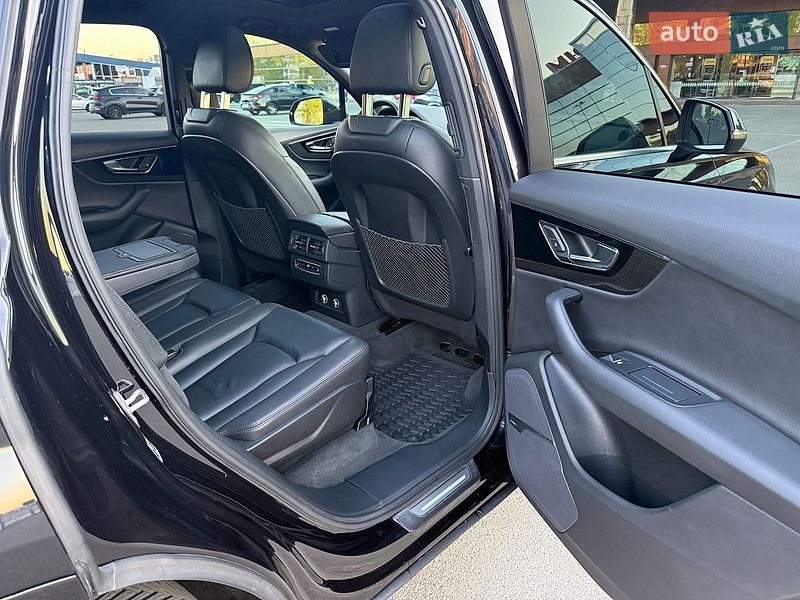 Внедорожник / Кроссовер Audi Q7 2018 в Киеве