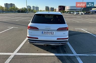 Внедорожник / Кроссовер Audi Q7 2020 в Киеве