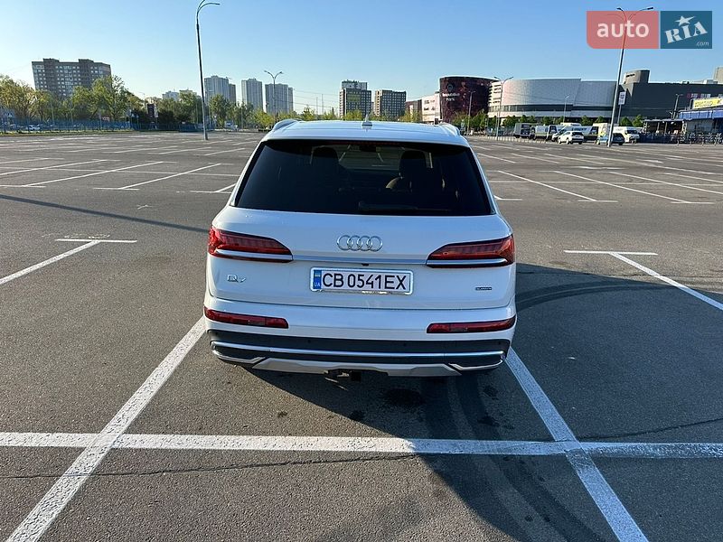 Внедорожник / Кроссовер Audi Q7 2020 в Киеве
