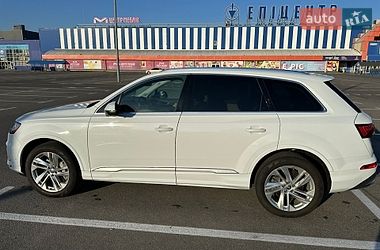 Внедорожник / Кроссовер Audi Q7 2020 в Киеве
