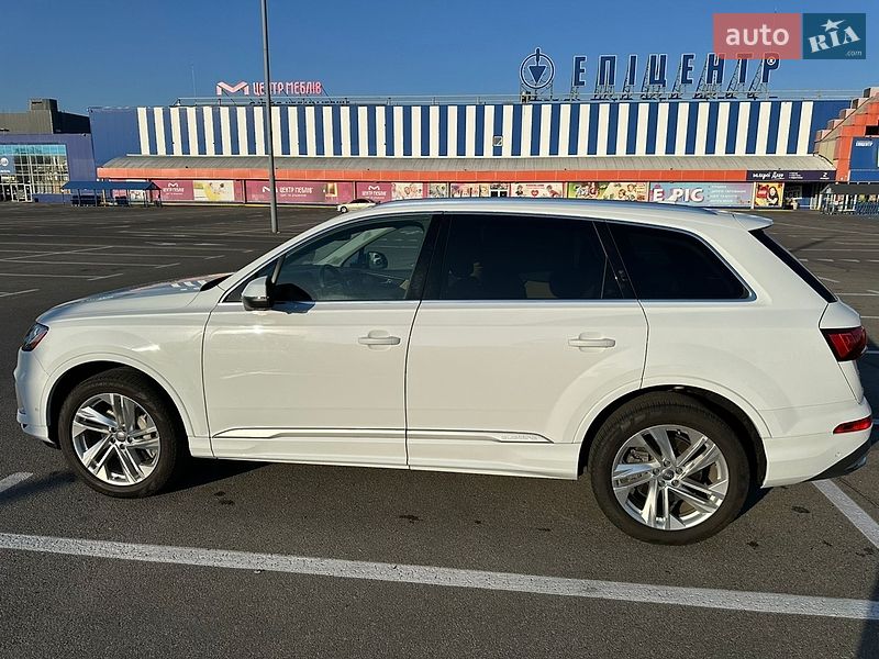 Внедорожник / Кроссовер Audi Q7 2020 в Киеве