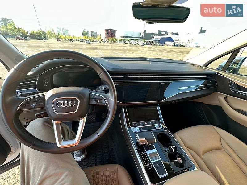 Внедорожник / Кроссовер Audi Q7 2020 в Киеве