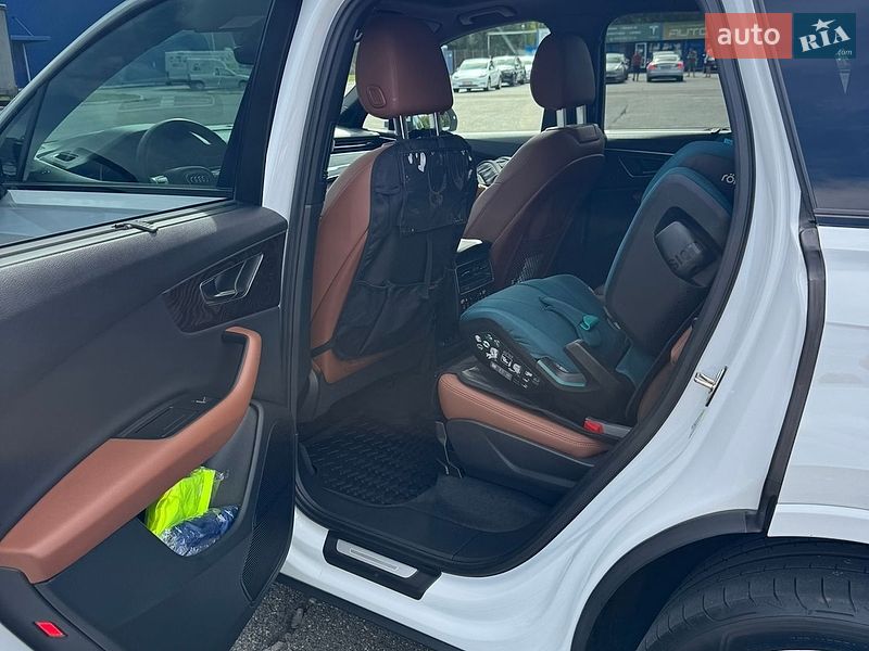 Внедорожник / Кроссовер Audi Q7 2021 в Киеве
