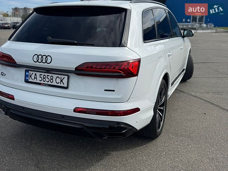 Внедорожник / Кроссовер Audi Q7 2021 в Киеве