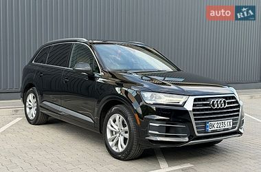 Внедорожник / Кроссовер Audi Q7 2016 в Дубно