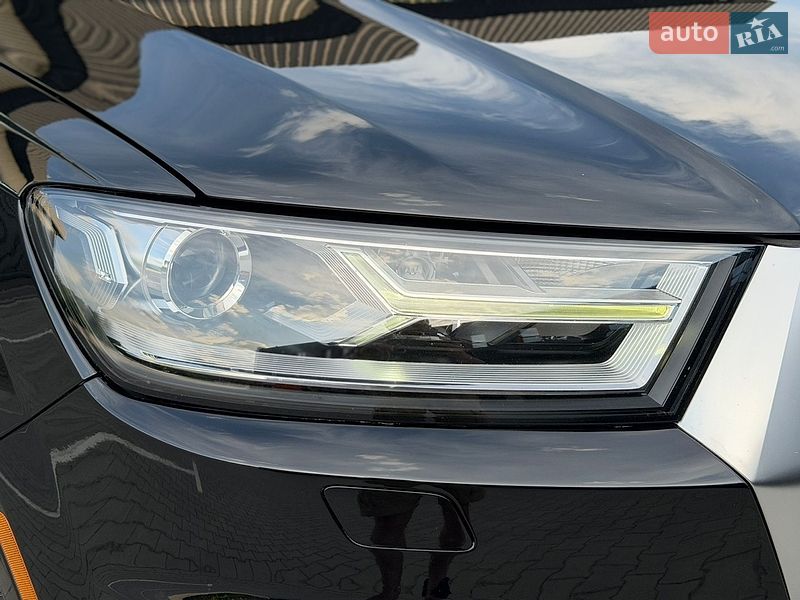 Внедорожник / Кроссовер Audi Q7 2016 в Дубно