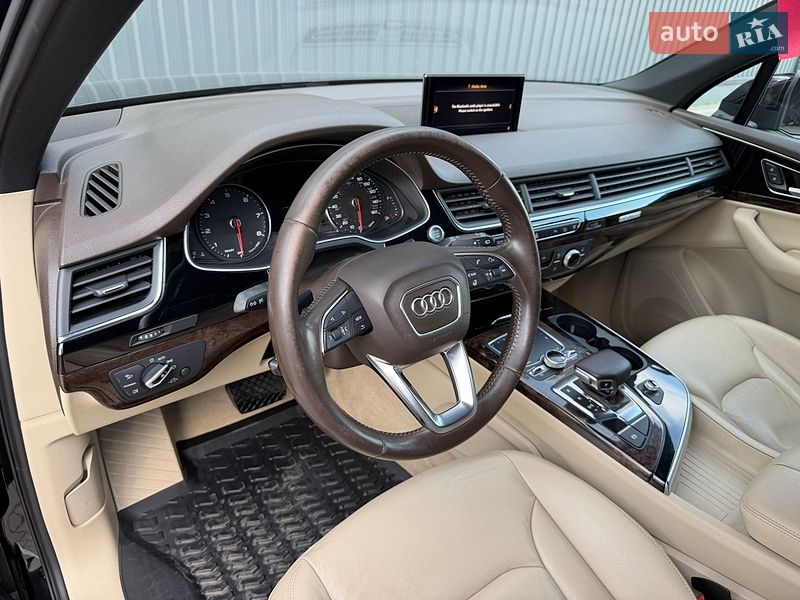 Внедорожник / Кроссовер Audi Q7 2016 в Дубно