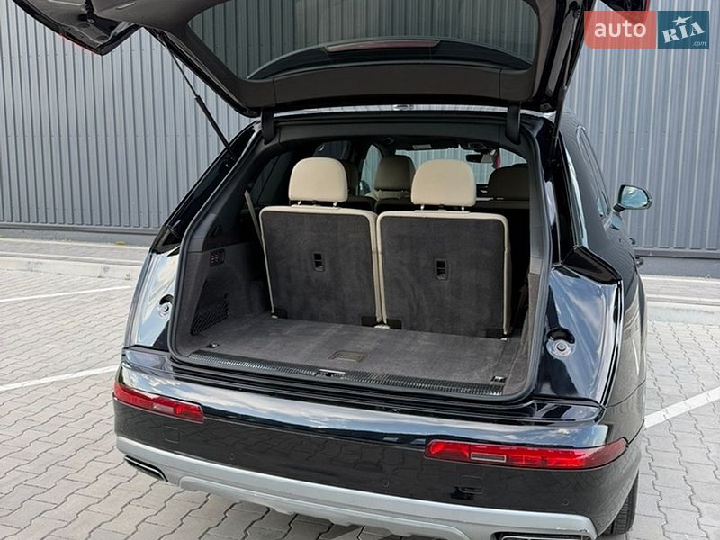 Внедорожник / Кроссовер Audi Q7 2016 в Дубно