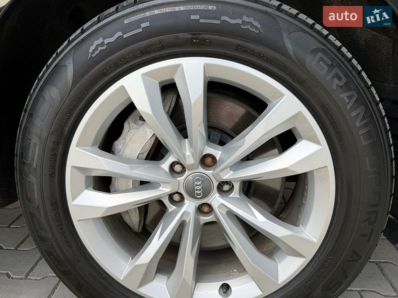 Внедорожник / Кроссовер Audi Q7 2016 в Дубно