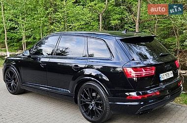 Внедорожник / Кроссовер Audi Q7 2015 в Сваляве