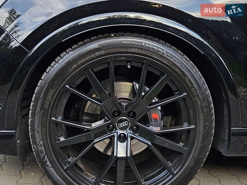 Внедорожник / Кроссовер Audi Q7 2015 в Сваляве