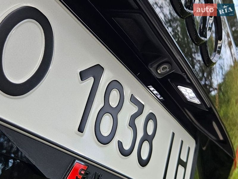 Внедорожник / Кроссовер Audi Q7 2015 в Сваляве