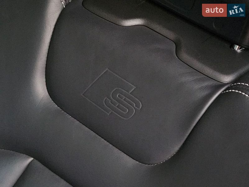 Внедорожник / Кроссовер Audi Q7 2015 в Сваляве