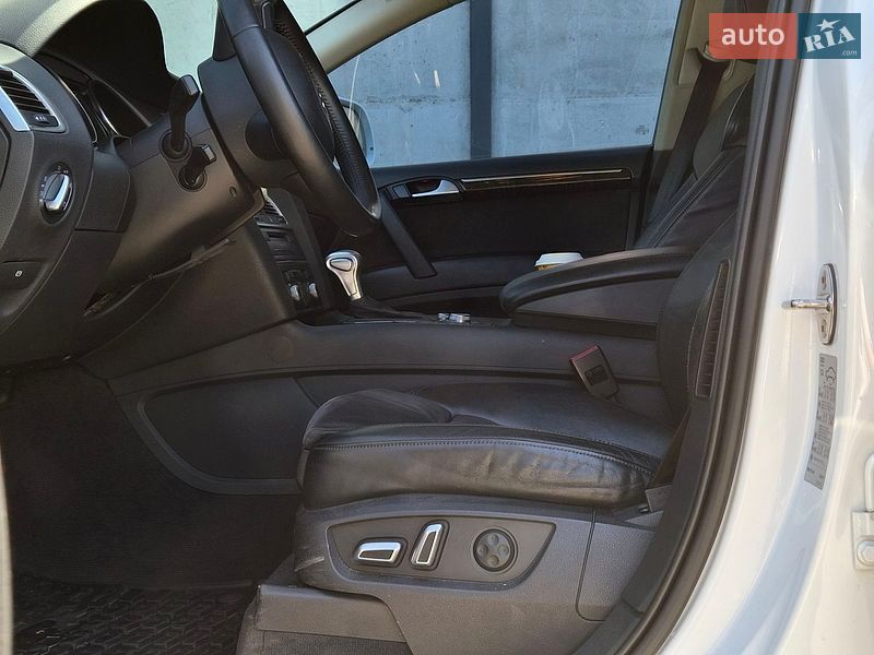 Позашляховик / Кросовер Audi Q7 2013 в Києві