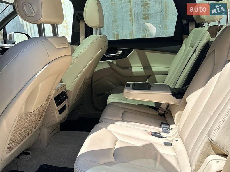Внедорожник / Кроссовер Audi Q7 2017 в Львове