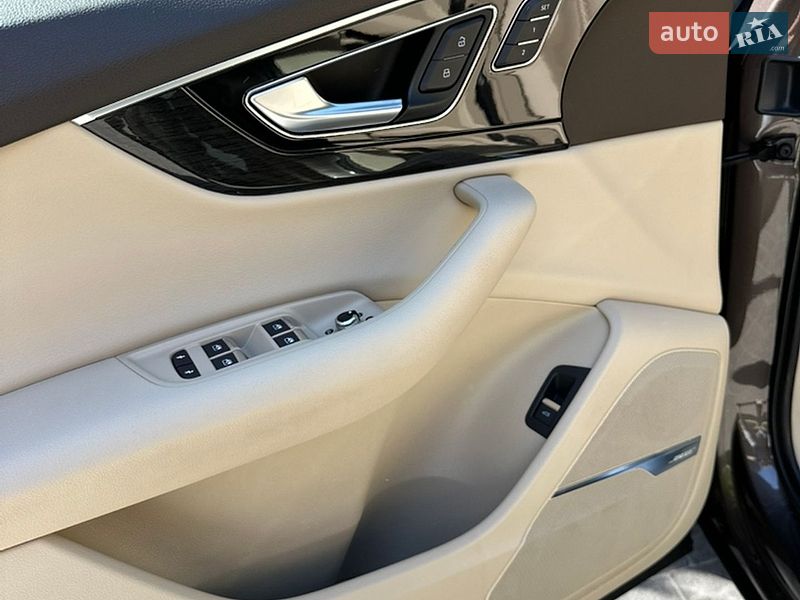 Внедорожник / Кроссовер Audi Q7 2017 в Львове
