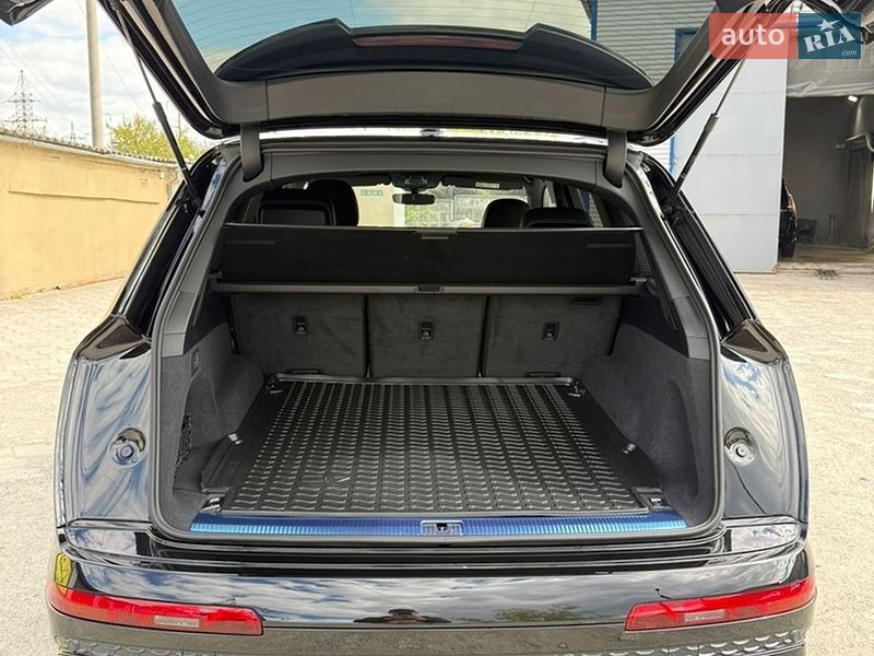 Внедорожник / Кроссовер Audi Q7 2024 в Подольске