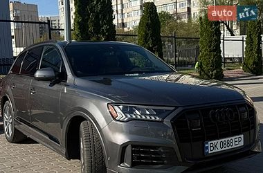 Позашляховик / Кросовер Audi Q7 2020 в Рівному
