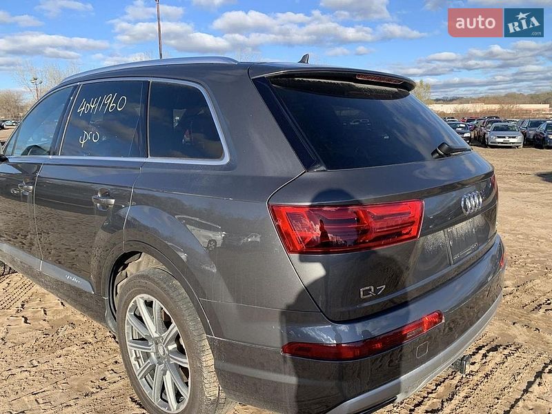 Внедорожник / Кроссовер Audi Q7 2018 в Киеве
