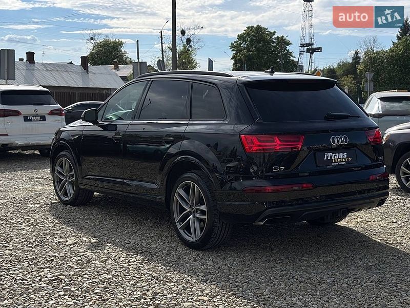 Внедорожник / Кроссовер Audi Q7 2017 в Стрые
