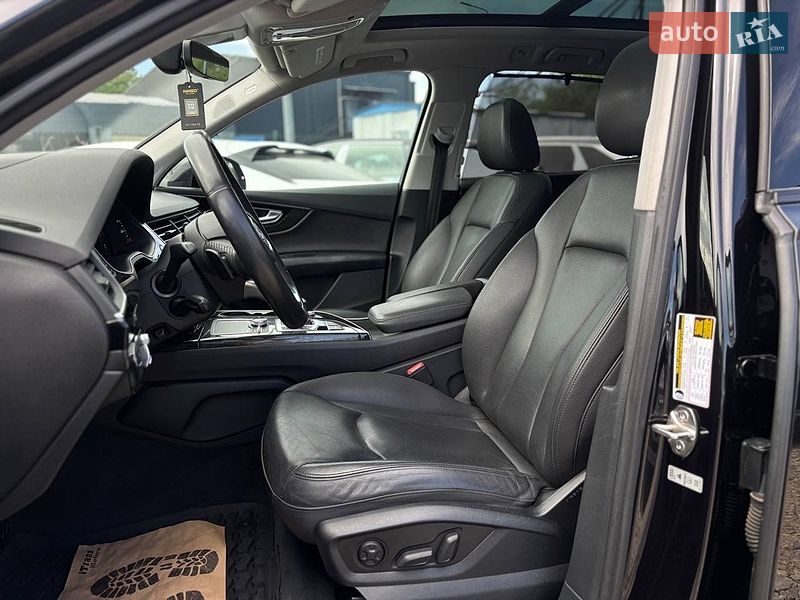 Внедорожник / Кроссовер Audi Q7 2017 в Стрые