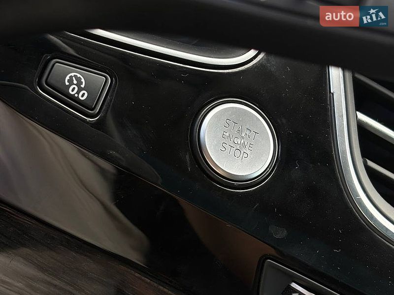 Внедорожник / Кроссовер Audi Q7 2017 в Стрые