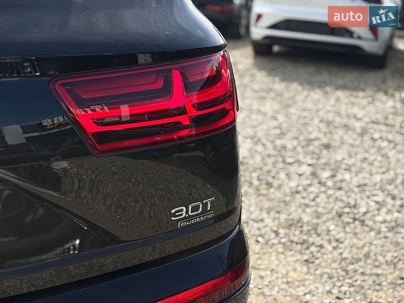 Внедорожник / Кроссовер Audi Q7 2017 в Стрые