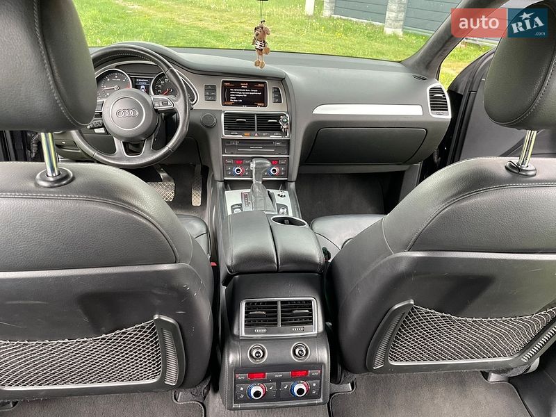 Позашляховик / Кросовер Audi Q7 2015 в Львові