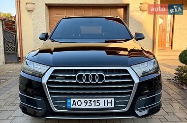 Позашляховик / Кросовер Audi Q7 2017 в Виноградові