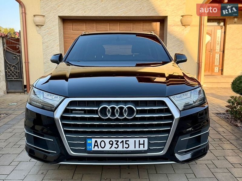 Позашляховик / Кросовер Audi Q7 2017 в Виноградові