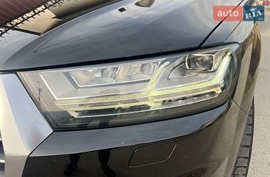 Позашляховик / Кросовер Audi Q7 2017 в Виноградові