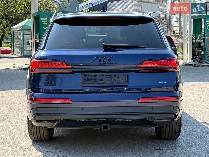 Позашляховик / Кросовер Audi Q7 2020 в Дніпрі