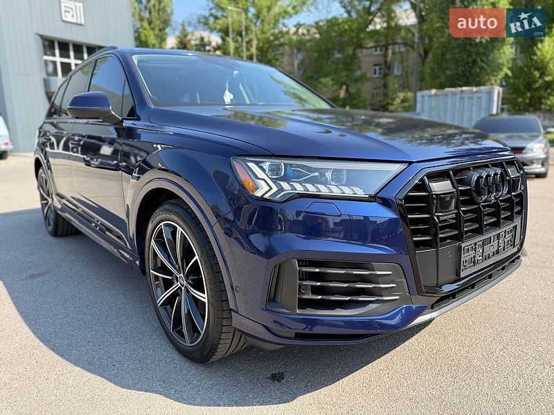 Позашляховик / Кросовер Audi Q7 2020 в Дніпрі