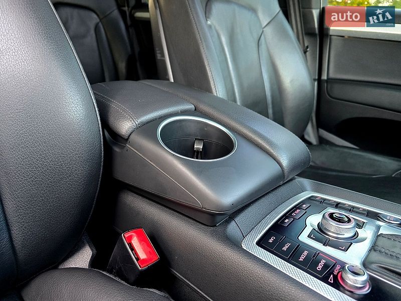 Внедорожник / Кроссовер Audi Q7 2015 в Полтаве