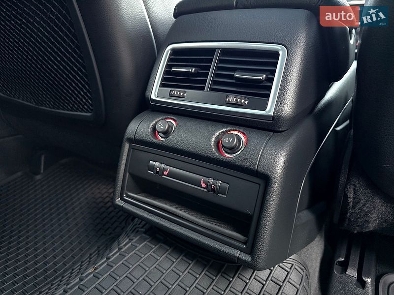 Внедорожник / Кроссовер Audi Q7 2015 в Полтаве