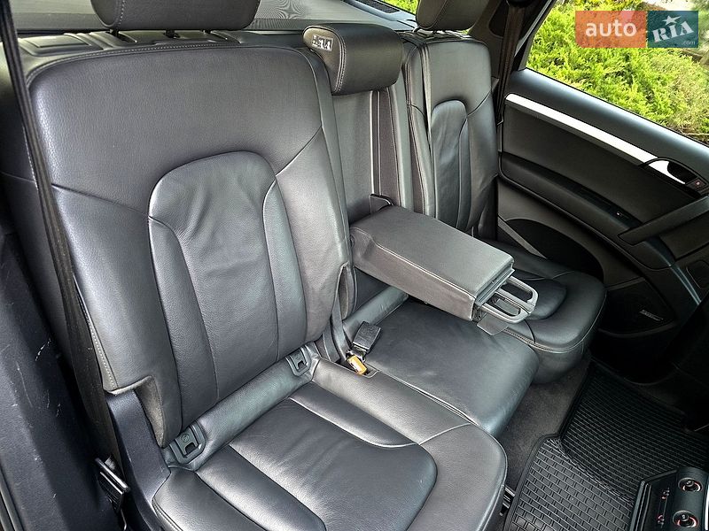Внедорожник / Кроссовер Audi Q7 2015 в Полтаве