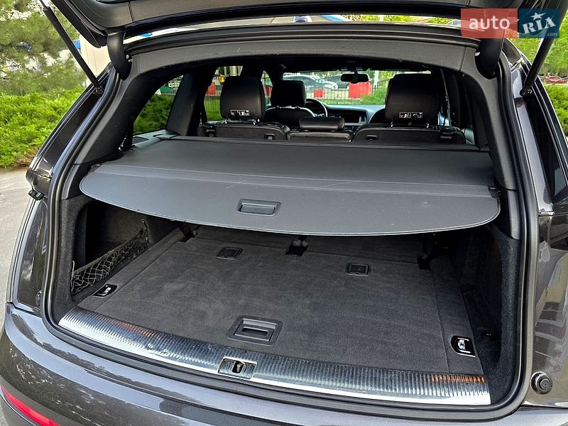 Внедорожник / Кроссовер Audi Q7 2015 в Полтаве