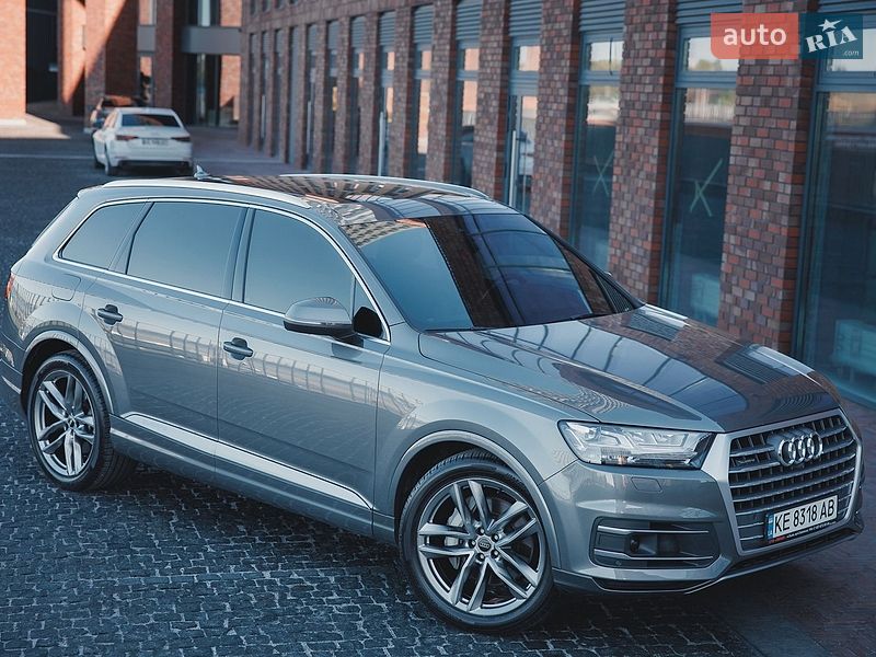 Позашляховик / Кросовер Audi Q7 2017 в Дніпрі