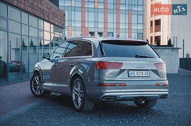 Позашляховик / Кросовер Audi Q7 2017 в Дніпрі