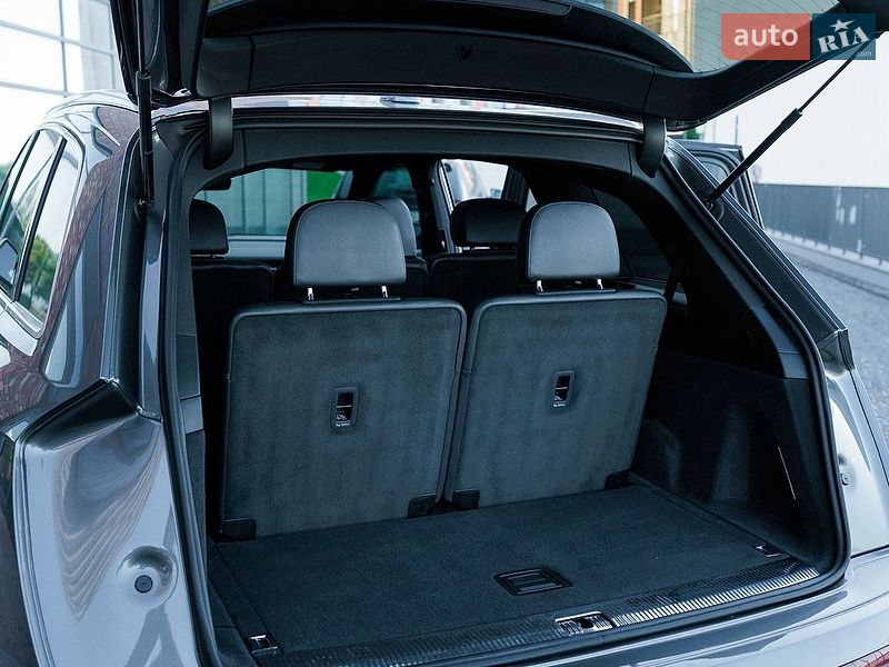 Позашляховик / Кросовер Audi Q7 2017 в Дніпрі