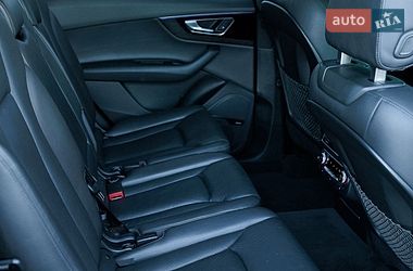 Позашляховик / Кросовер Audi Q7 2017 в Дніпрі