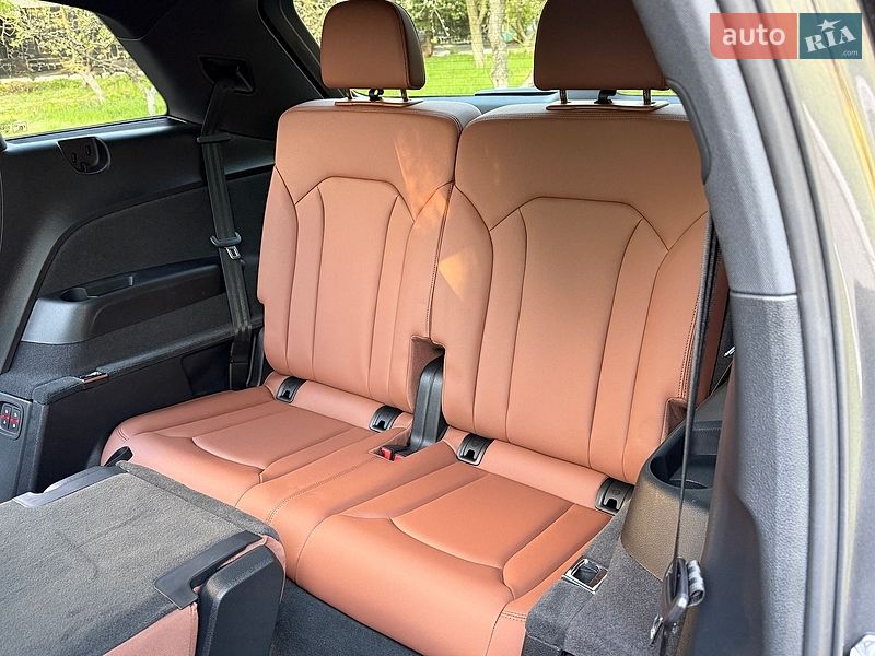 Внедорожник / Кроссовер Audi Q7 2023 в Виннице