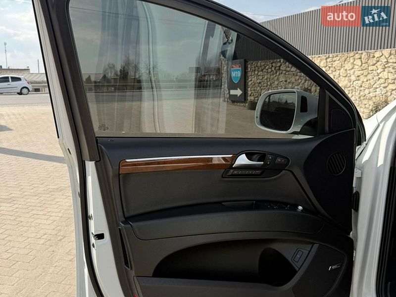 Внедорожник / Кроссовер Audi Q7 2013 в Тернополе