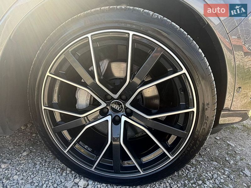 Внедорожник / Кроссовер Audi Q7 2020 в Каменец-Подольском