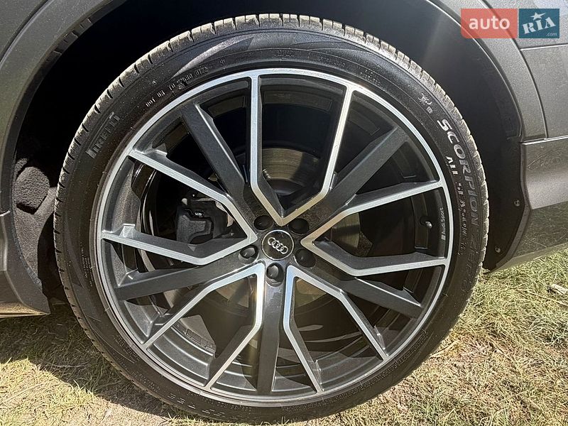 Внедорожник / Кроссовер Audi Q7 2020 в Каменец-Подольском