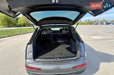 Внедорожник / Кроссовер Audi Q7 2020 в Каменец-Подольском