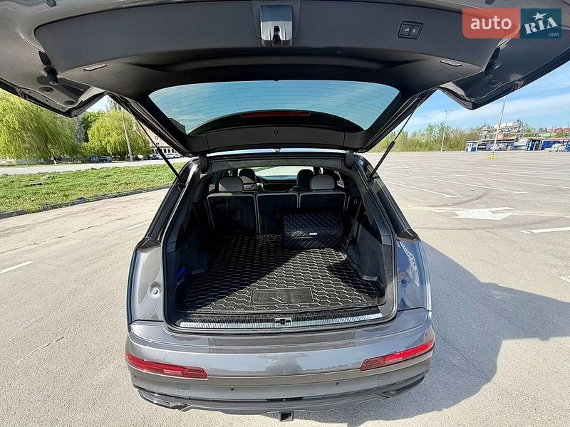 Внедорожник / Кроссовер Audi Q7 2020 в Каменец-Подольском