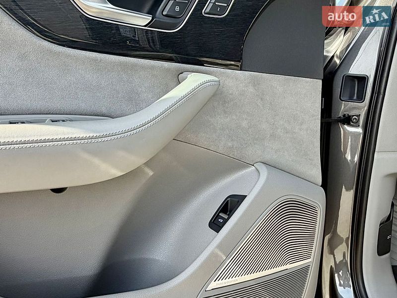 Внедорожник / Кроссовер Audi Q7 2020 в Каменец-Подольском