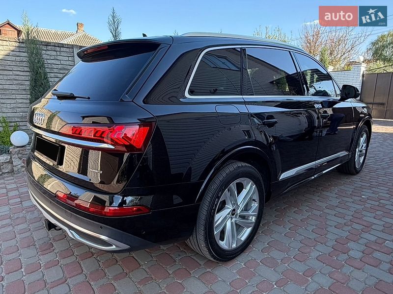 Позашляховик / Кросовер Audi Q7 2021 в Прилуках